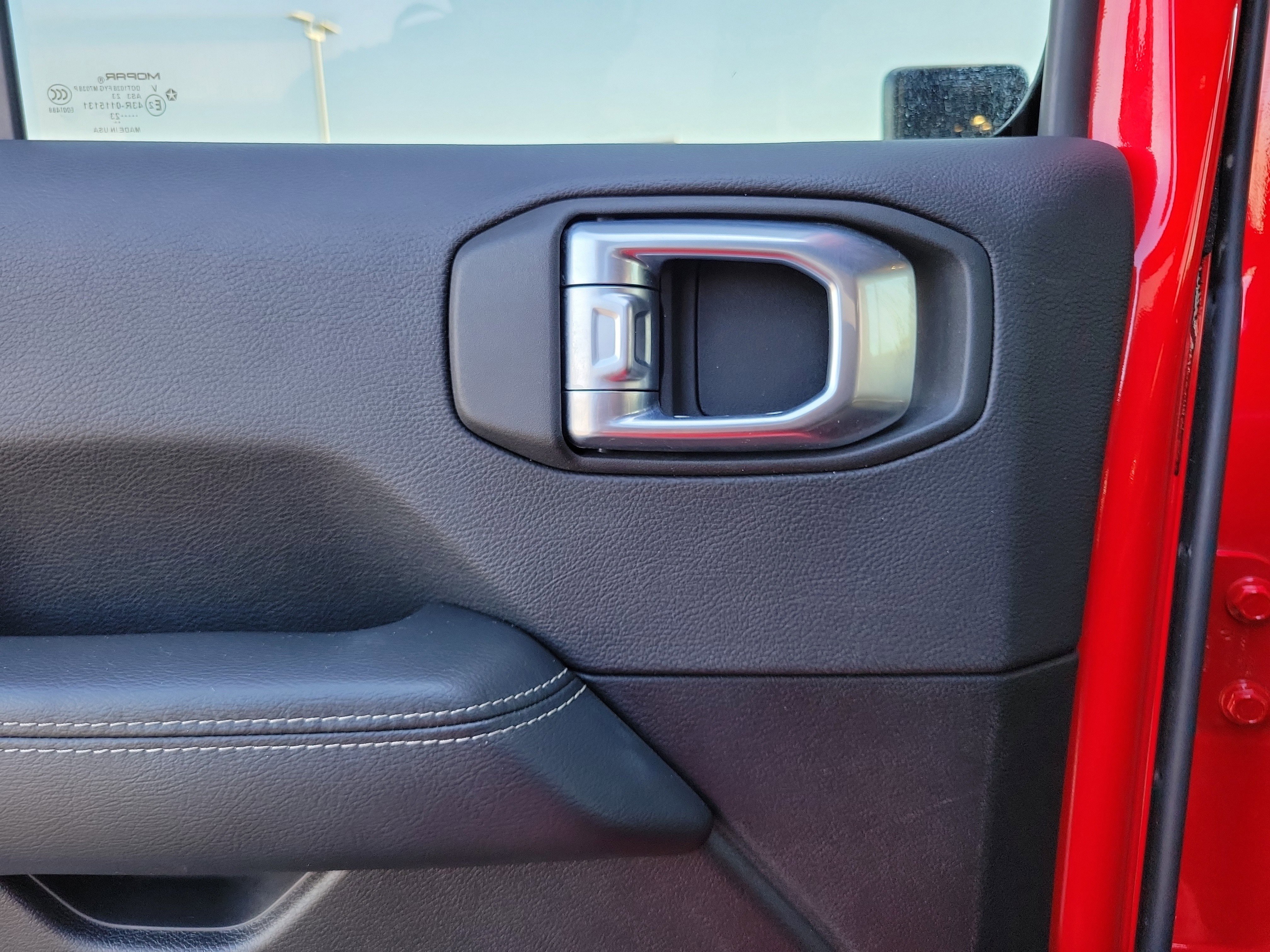 Used 2023 Jeep Wrangler Sahara image 12