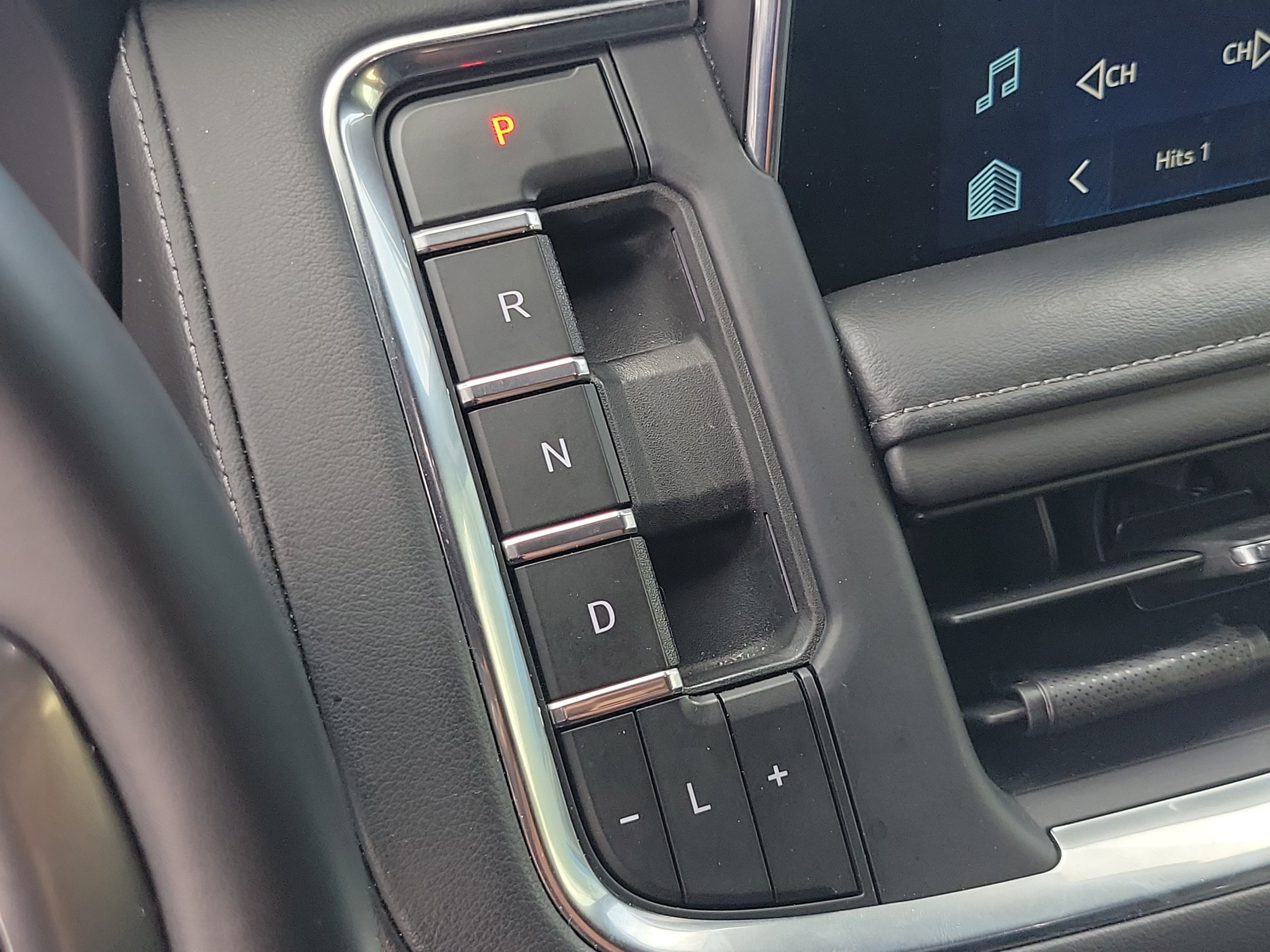 Used 2024 Chevrolet Tahoe LT w/ Luxury Package RWD image 17