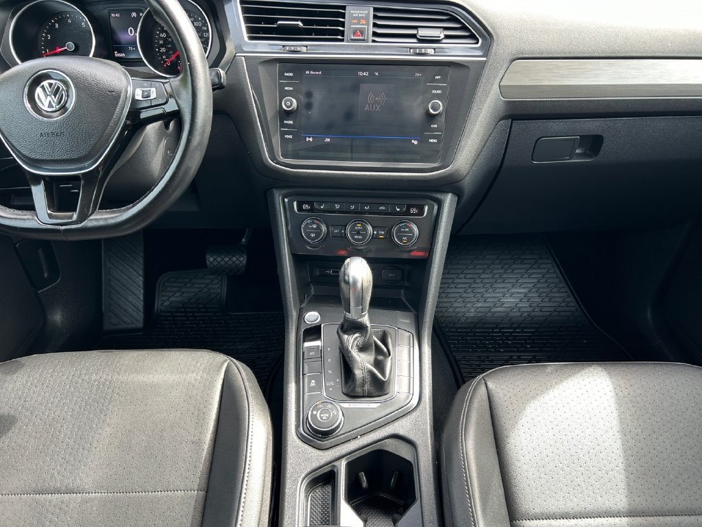 Used 2018 Volkswagen Tiguan SE AWD/4WD image 16