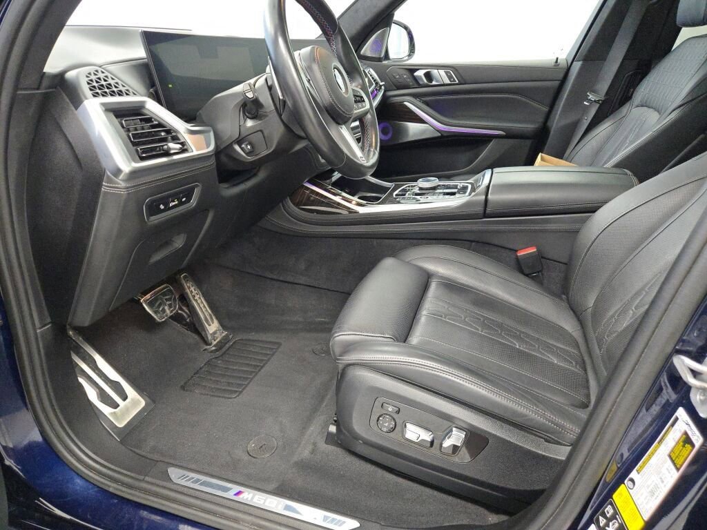 Used 2024 BMW X7 M60i w/ Executive Package image 27