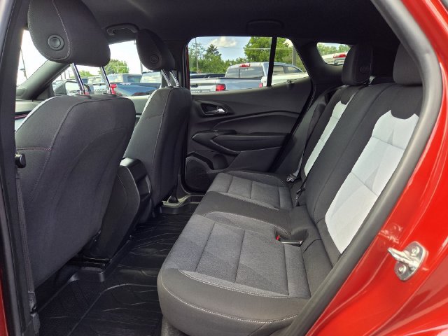 Certified 2024 Chevrolet Trax RS FWD image 12