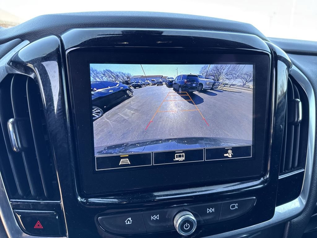 Used 2023 Chevrolet Traverse LT image 17