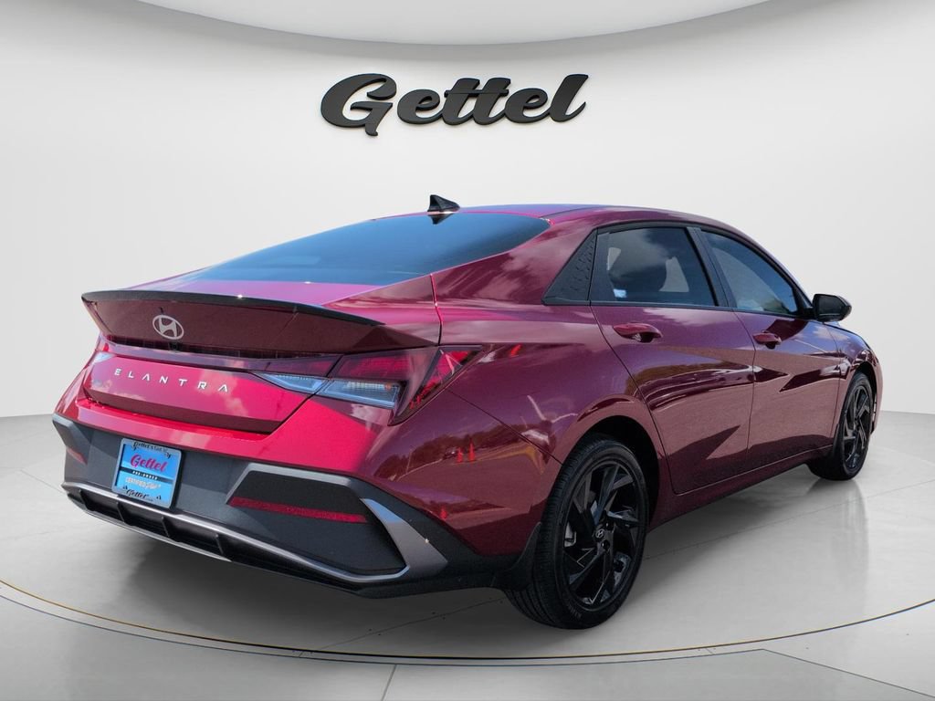 Certified 2026 Hyundai Elantra Sport FWD image 5