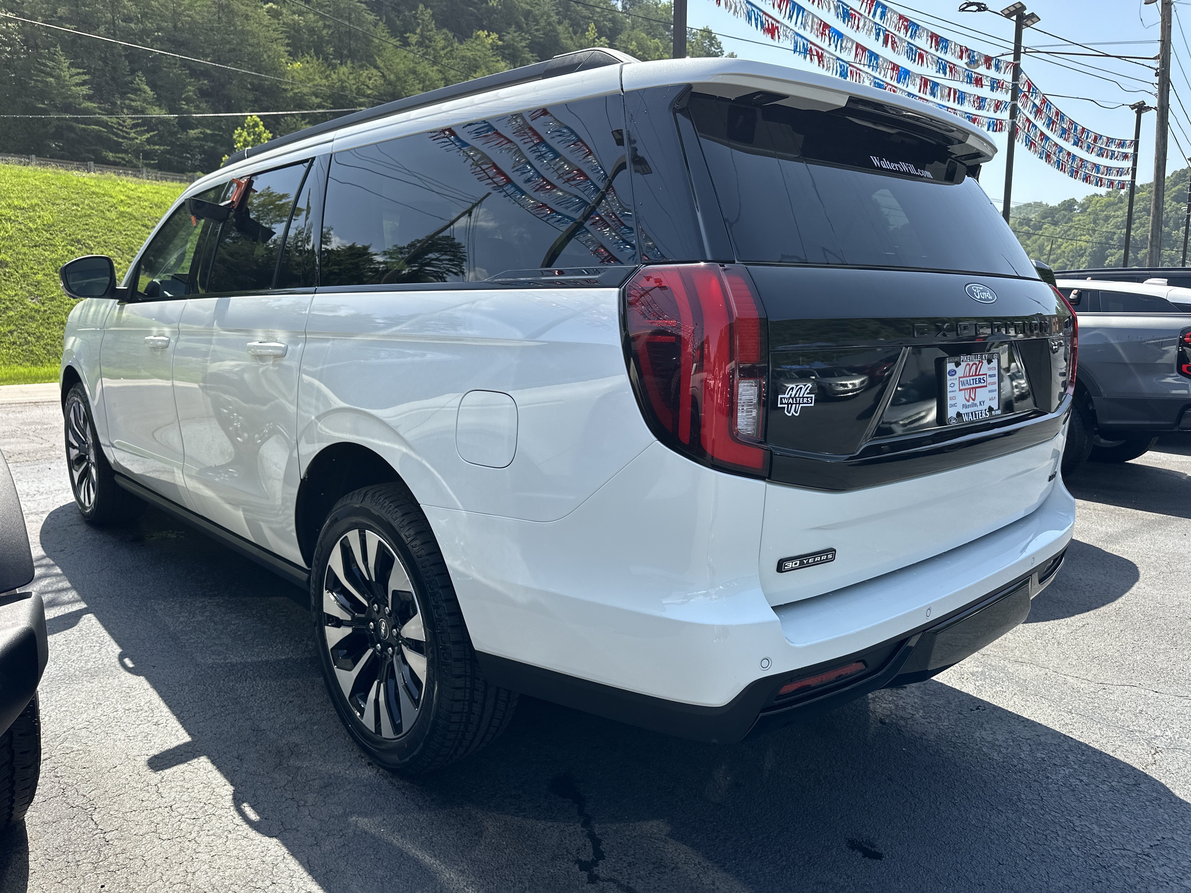 New 2027 Ford Expedition Max Platinum AWD/4WD image 11
