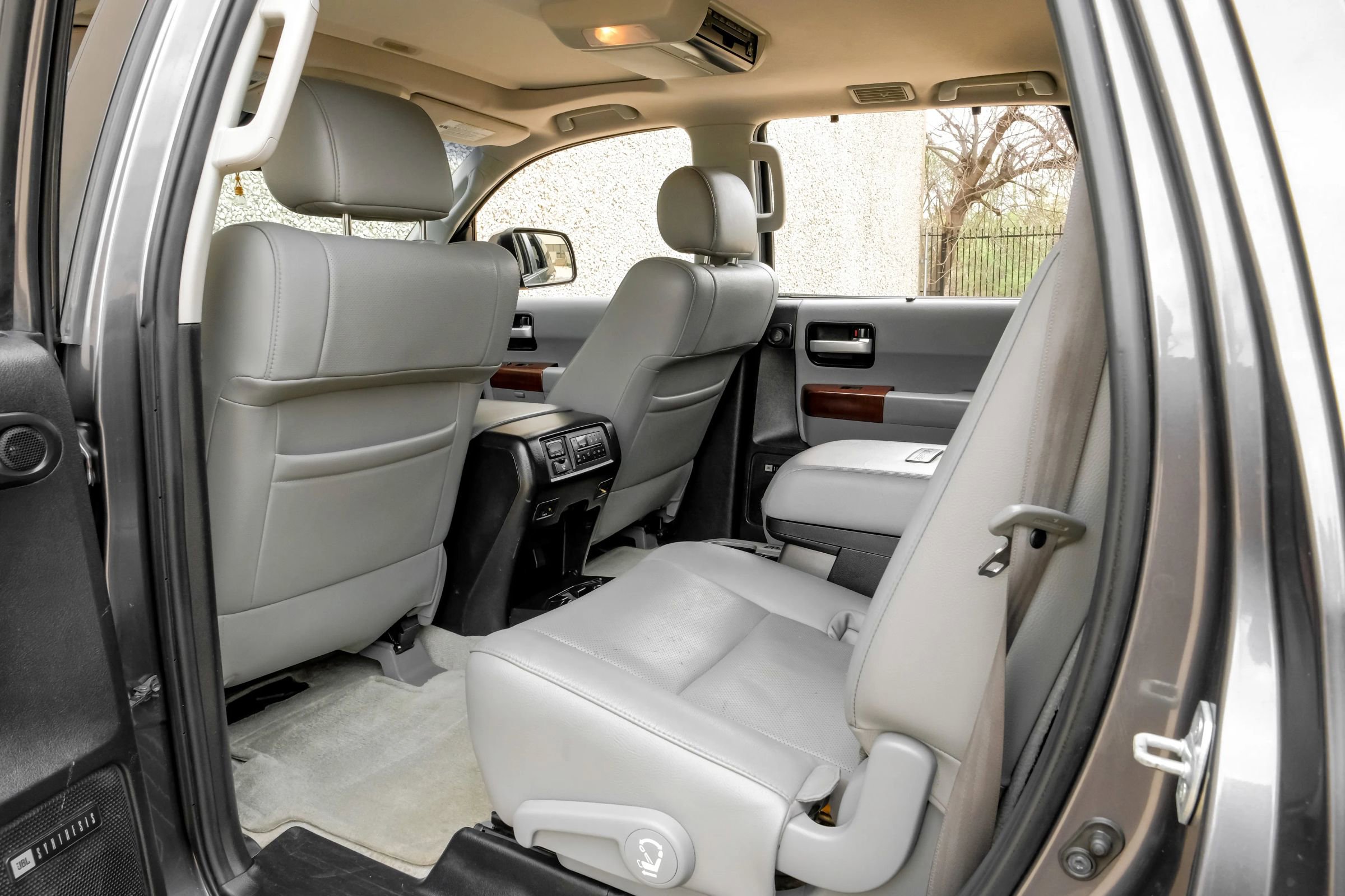 Used 2011 Toyota Sequoia Platinum AWD/4WD image 38