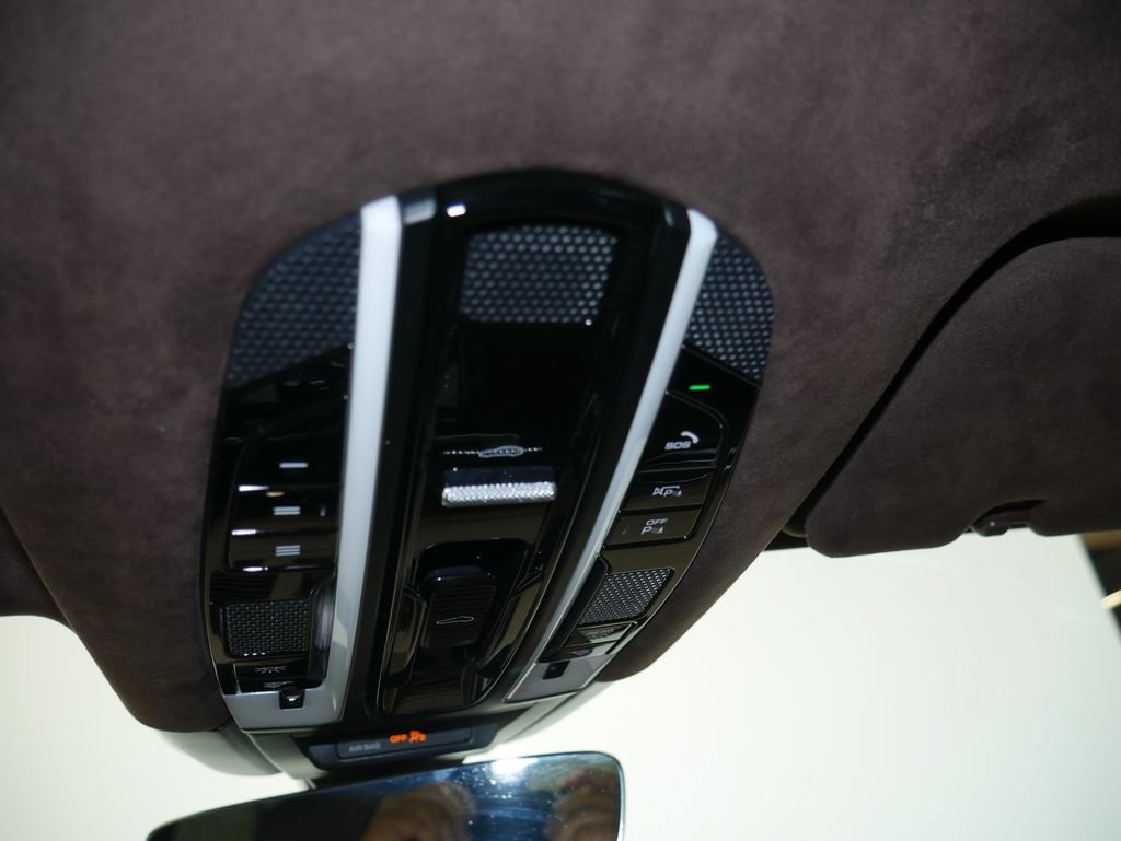 Certified 2023 Porsche Cayenne Turbo AWD/4WD image 41