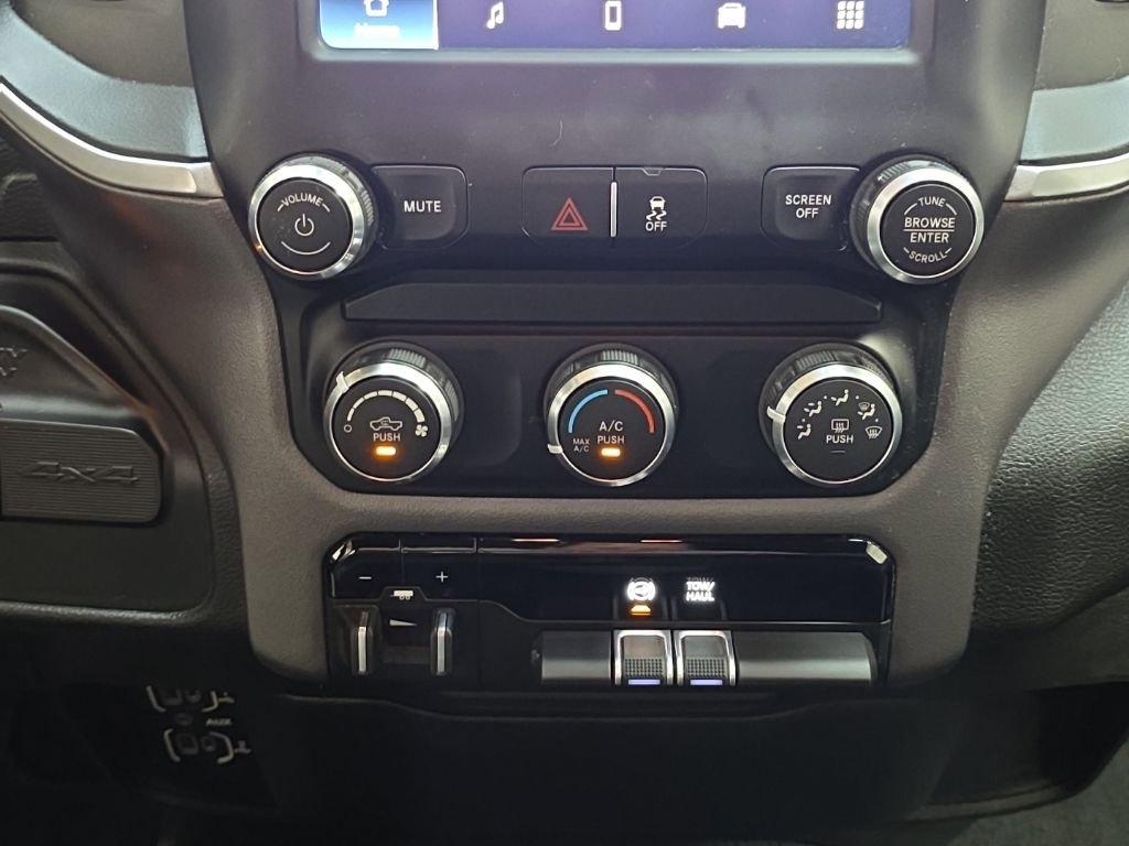Used 2022 RAM 3500 Big Horn AWD/4WD image 25