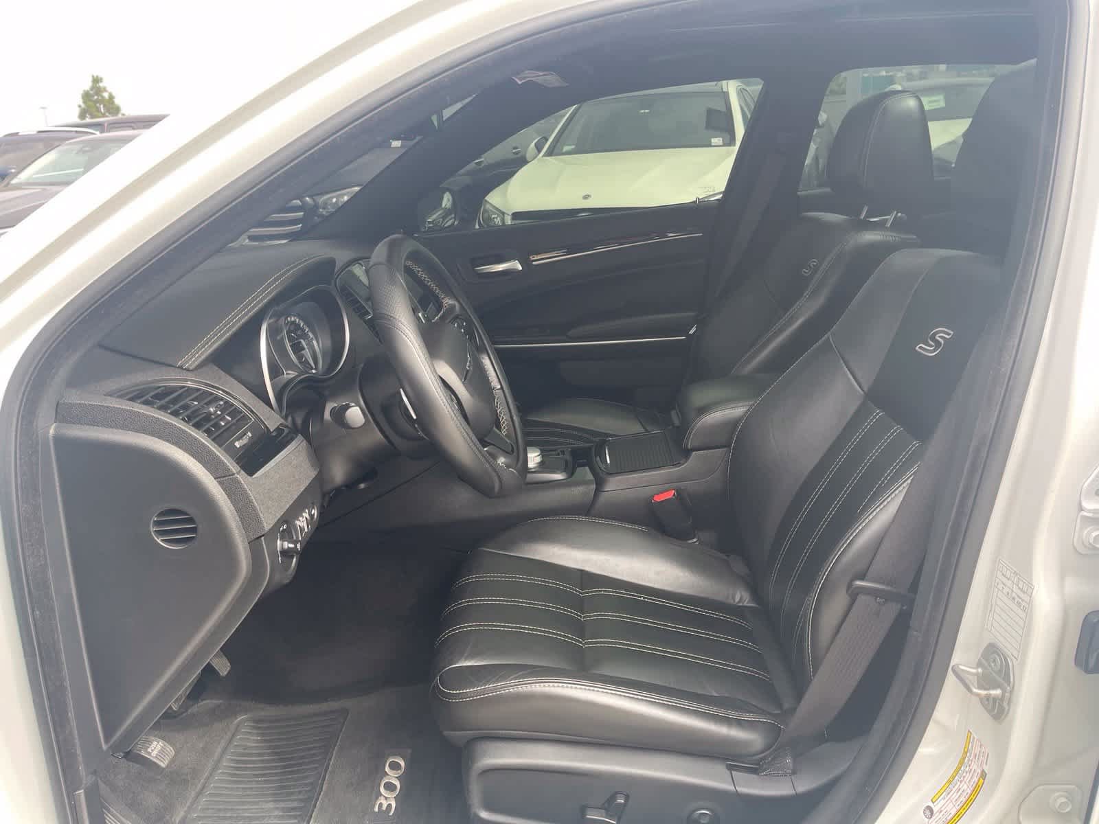 Used 2021 Chrysler 300 S w/ S Model Appearance Package RWD image 6