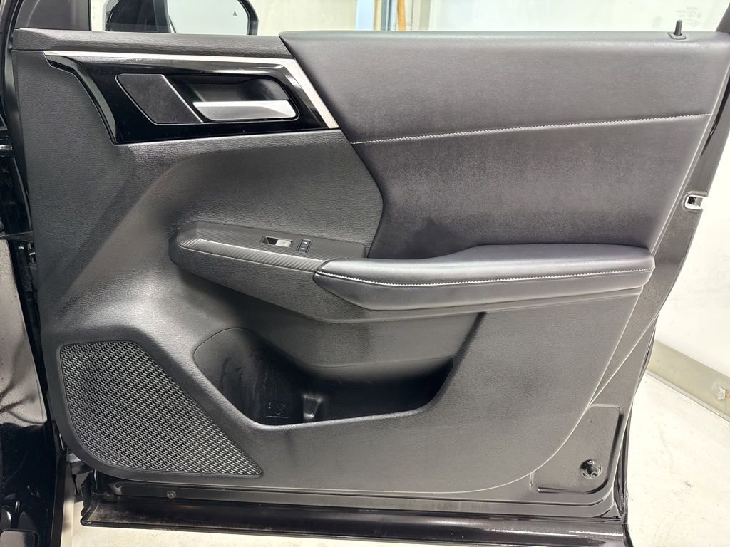 Used 2024 Mitsubishi Outlander SE image 8