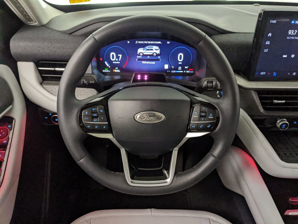 Certified 2025 Ford Explorer Platinum w/ Ultimate Package AWD/4WD image 10