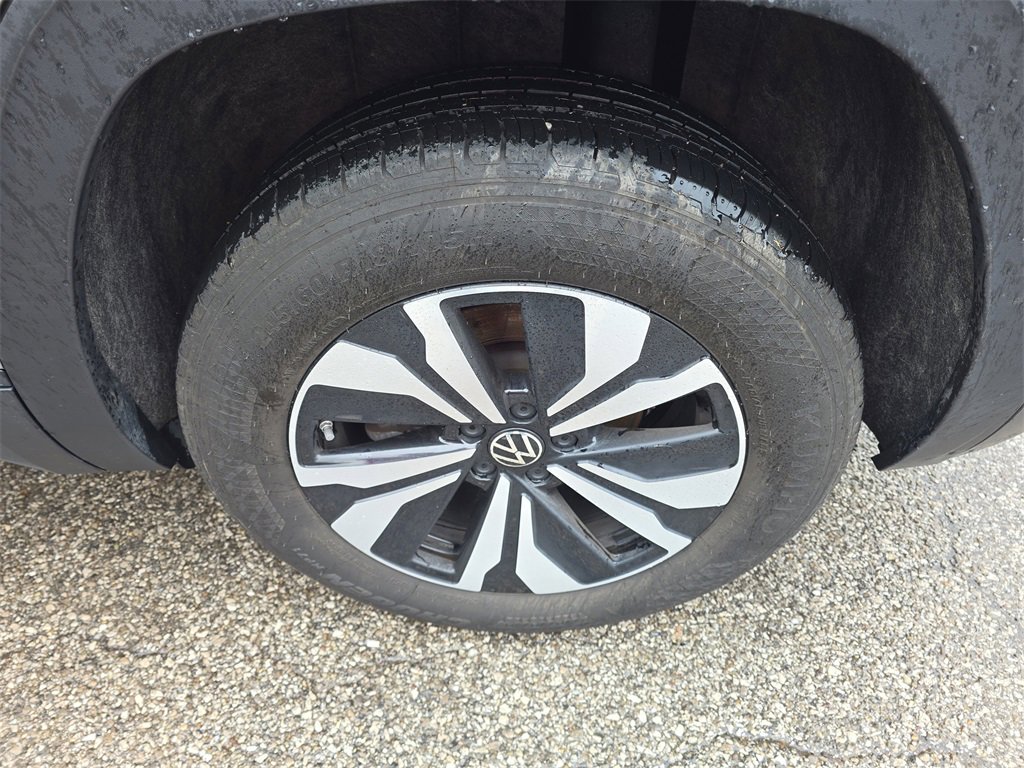 Used 2024 Volkswagen Atlas Cross Sport SE image 28