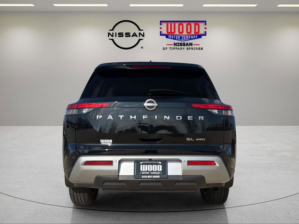 Certified 2024 Nissan Pathfinder SL image 3