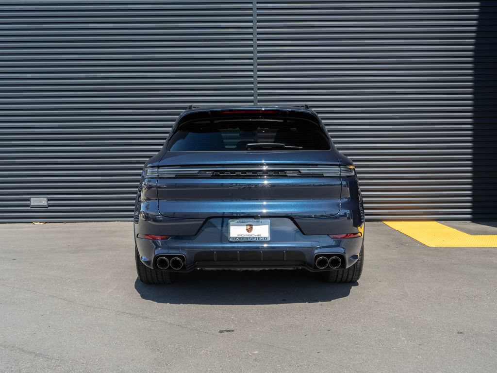 Used 2025 Porsche Cayenne GTS AWD/4WD image 10