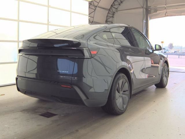 Used 2026 Tesla Model Y AWD image 3