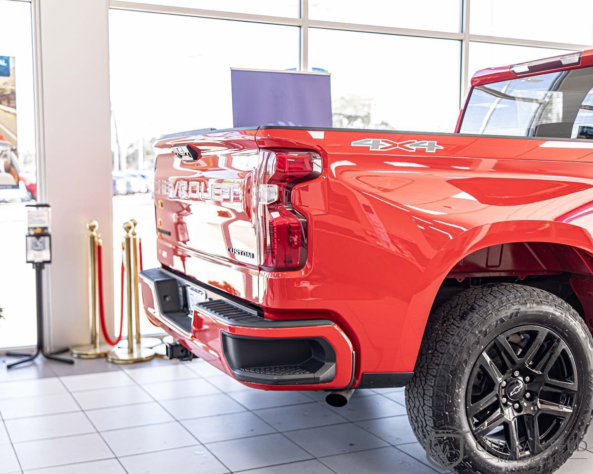 Used 2022 Chevrolet Silverado 1500 Custom w/ LPO, Dark Essentials Package AWD/4WD image 16