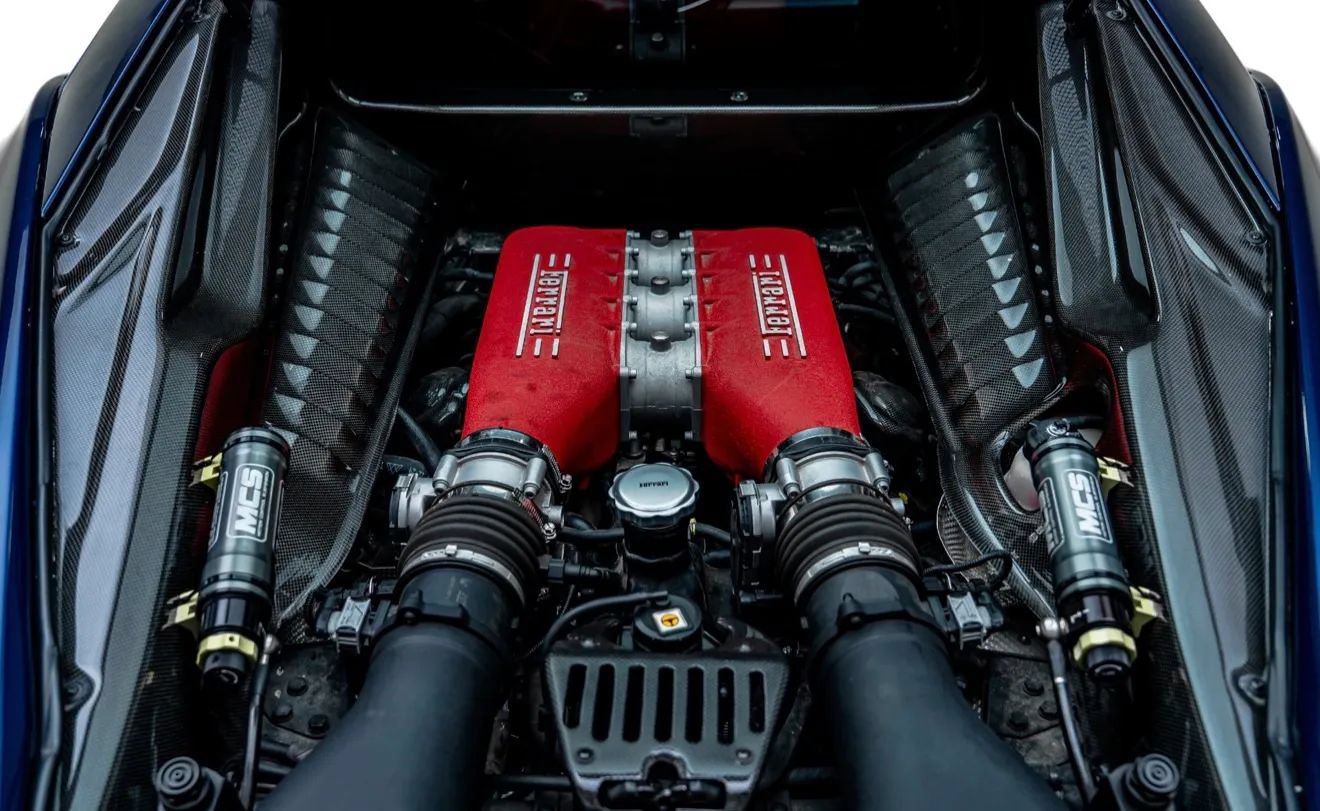 Used 2014 Ferrari 458 Italia Coupe RWD image 11