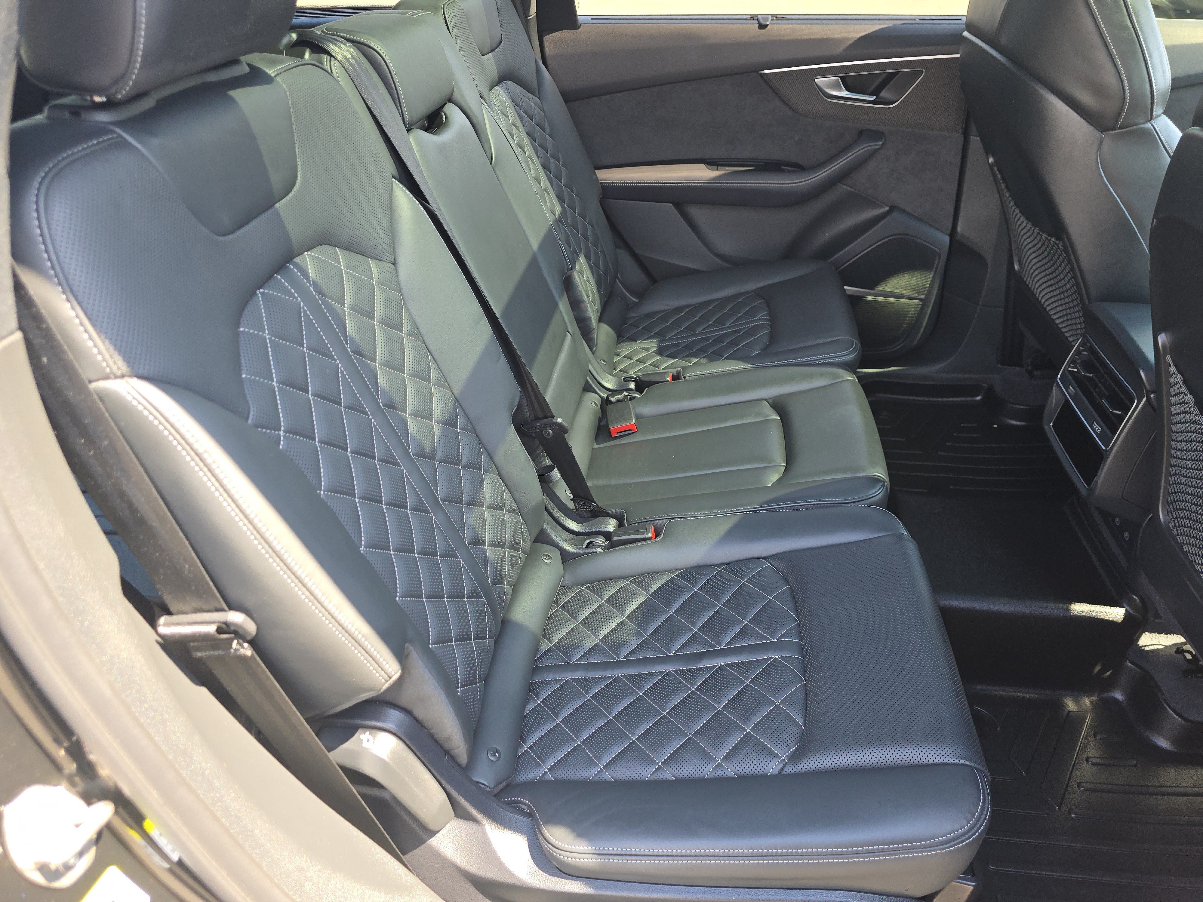Certified 2023 Audi SQ7 Premium Plus w/ Executive Package AWD/4WD image 19