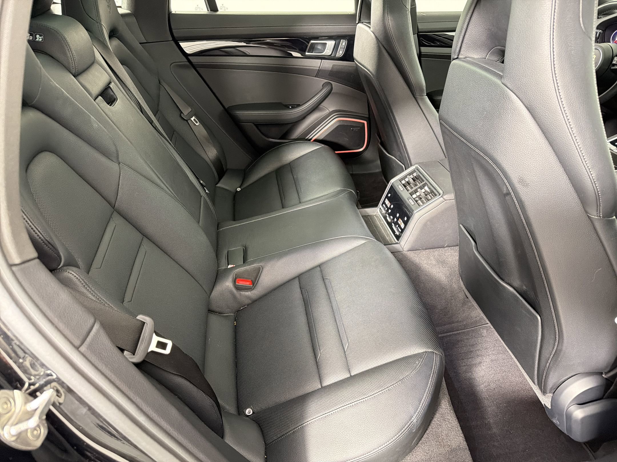 Certified 2023 Porsche Panamera 4 AWD/4WD image 29