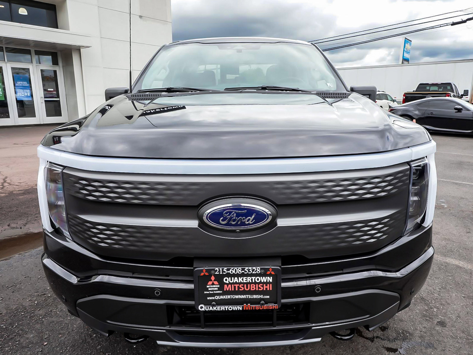Used 2023 Ford F150 Lightning XLT AWD/4WD image 2