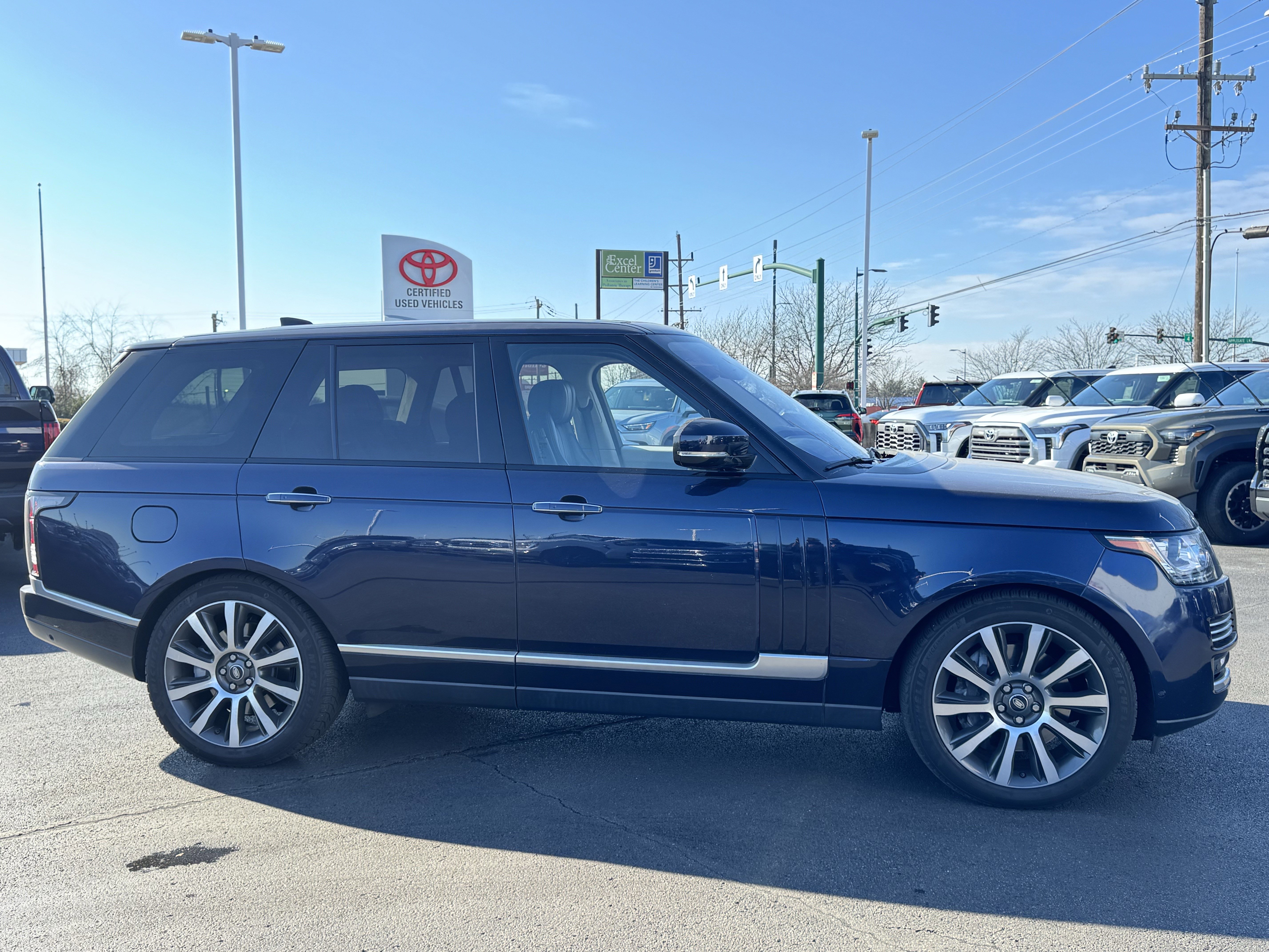 Used 2017 Land Rover Range Rover Autobiography image 17