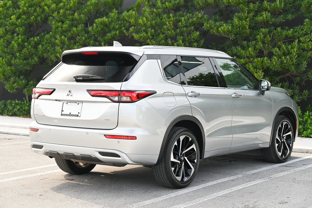 Used 2024 Mitsubishi Outlander SEL image 4