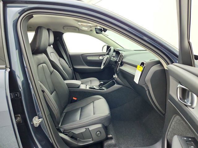 New 2026 Volvo XC40 B5 Core w/ Climate Package image 14