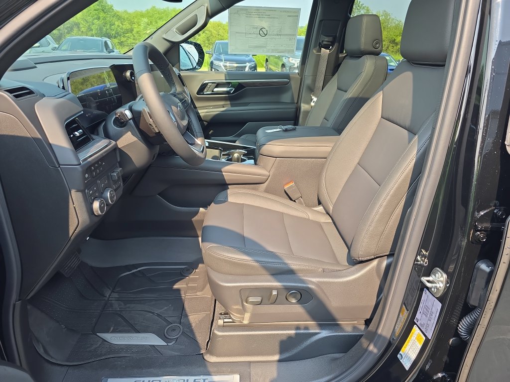 New 2026 Chevrolet Suburban Z71 w/ Comfort Package AWD/4WD image 24