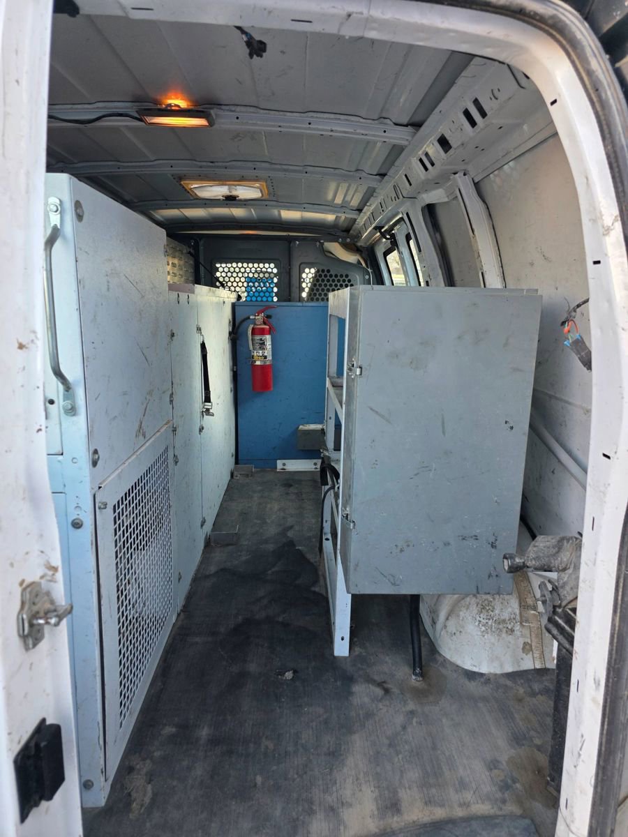Used 2014 Chevrolet Express 2500 RWD image 6