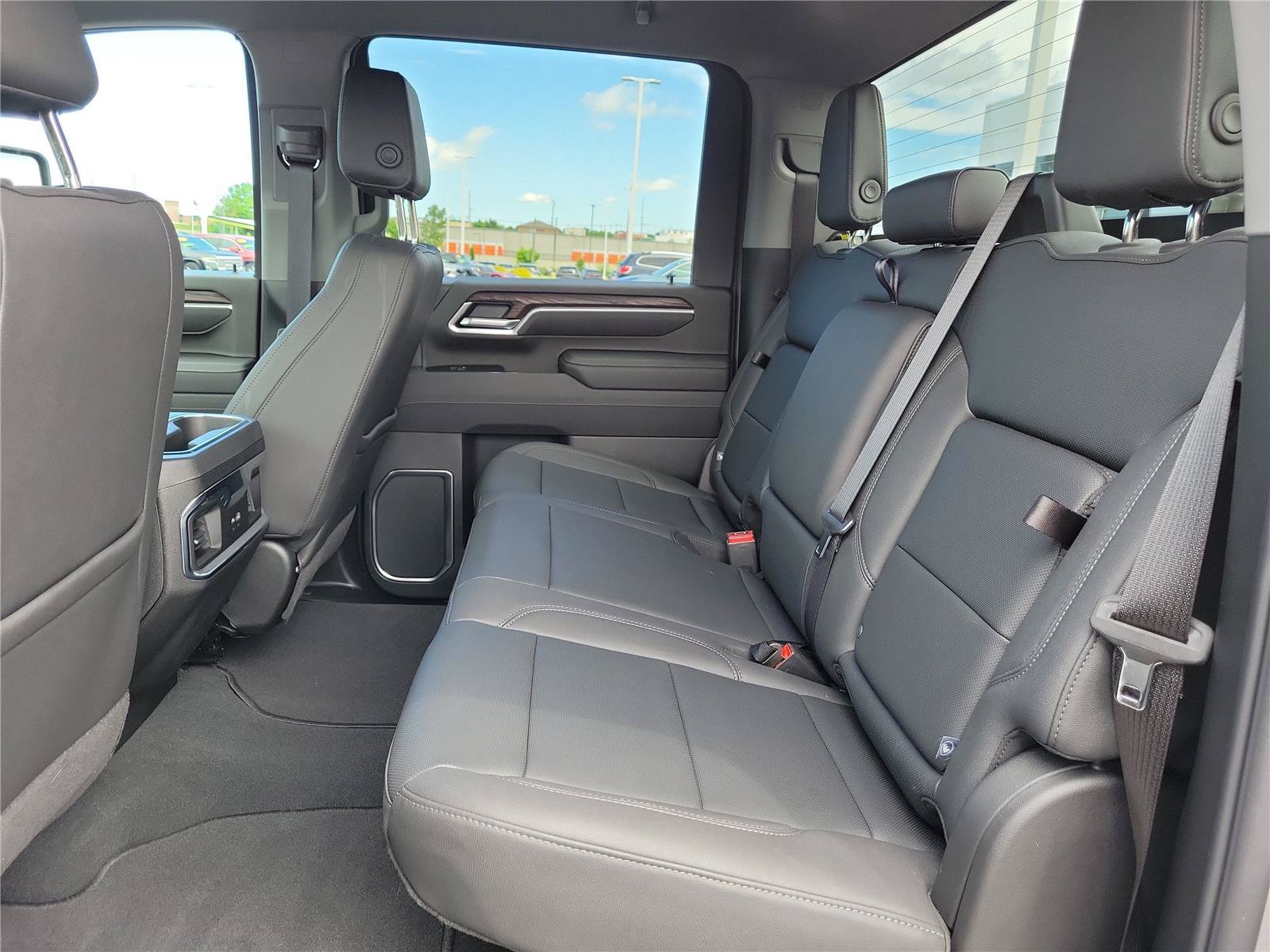 Used 2026 GMC Sierra 2500 SLT w/ SLT Convenience Package AWD/4WD image 12
