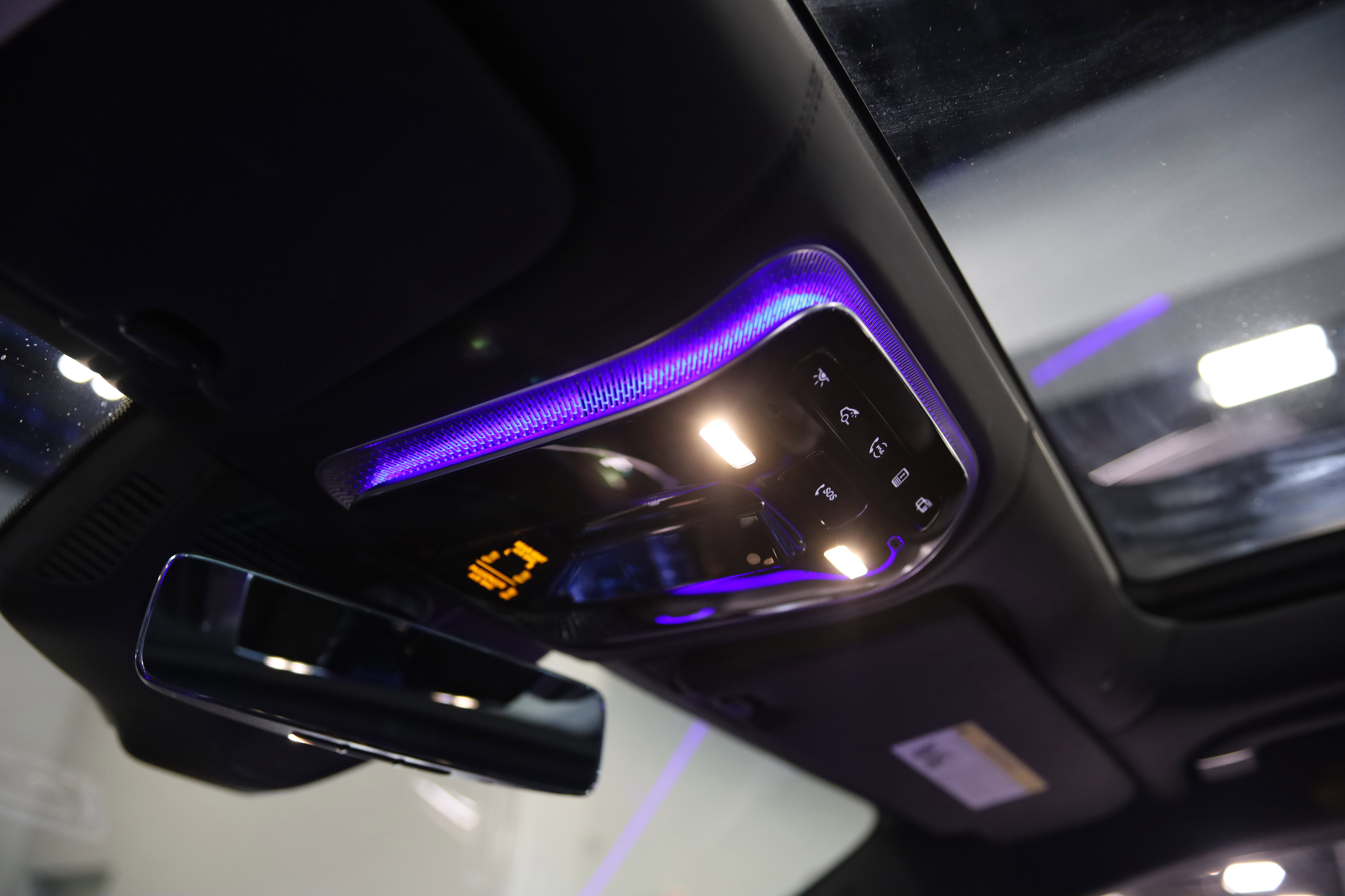 Used 2023 Mercedes-Benz Maybach S 680 4MATIC w/ Manufaktur Leather Package image 30