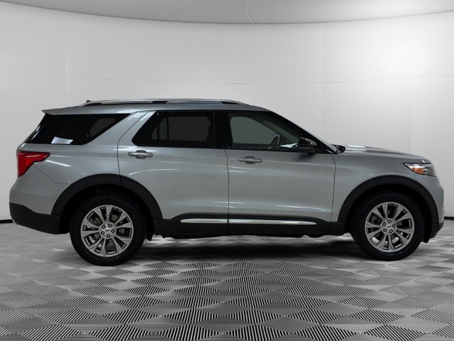 Used 2023 Ford Explorer Limited w/ Equipment Group 301A AWD/4WD image 6