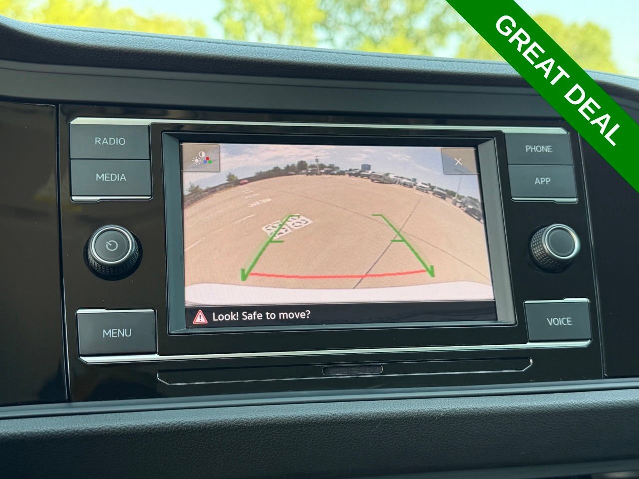 Used 2024 Volkswagen Jetta SE FWD image 25
