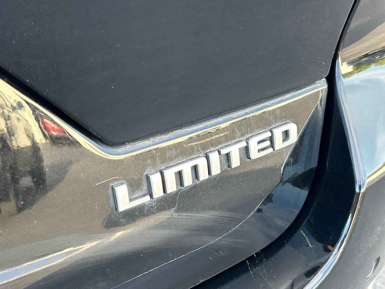 Used 2024 Jeep Grand Cherokee Limited RWD image 5