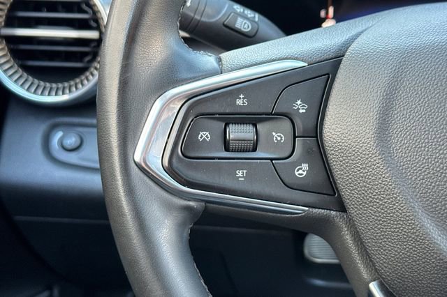 Used 2025 Chevrolet Trax ACTIV w/ Sunroof Package FWD image 35