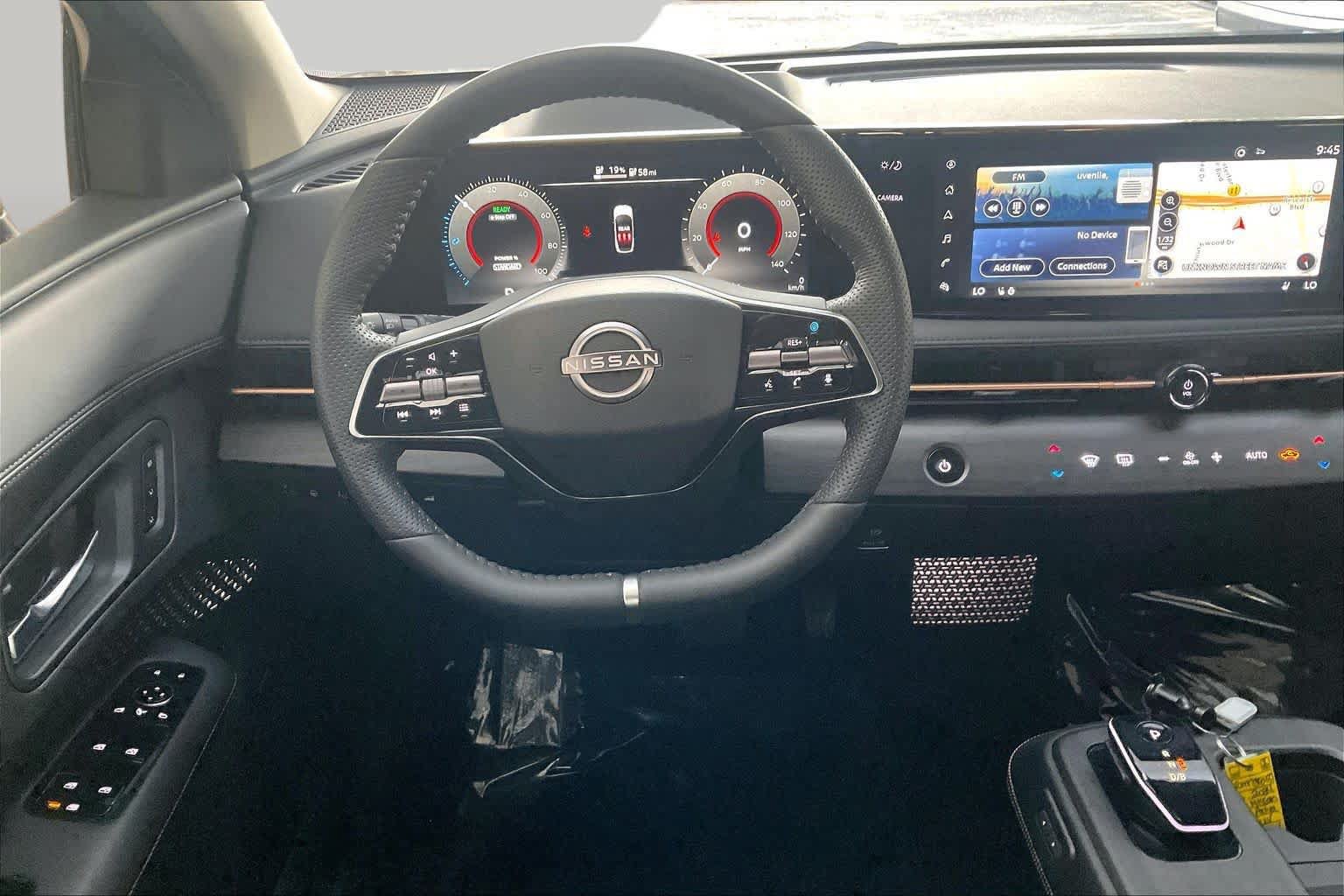 Used 2024 Nissan Ariya AWD image 5