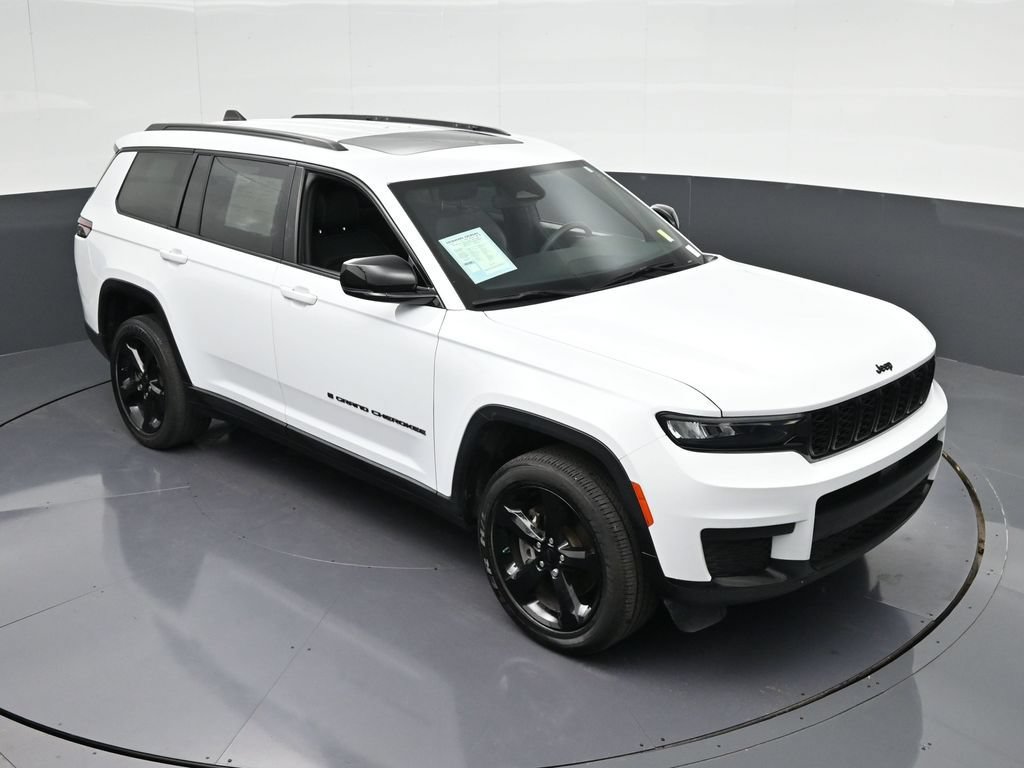 Used 2023 Jeep Grand Cherokee L Laredo RWD image 23