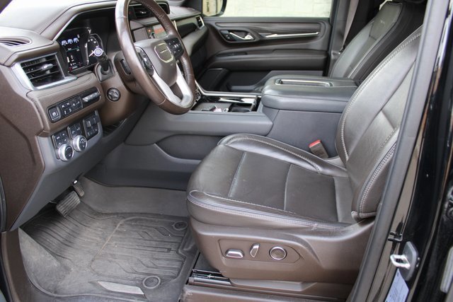 Used 2021 GMC Yukon Denali w/ Denali Premium Package image 17