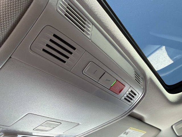 New 2026 Volkswagen Taos SE FWD image 24