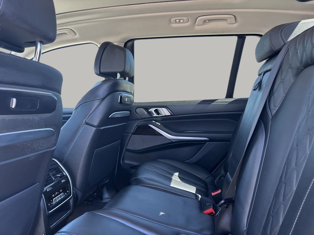 Used 2025 BMW X7 xDrive40i image 17
