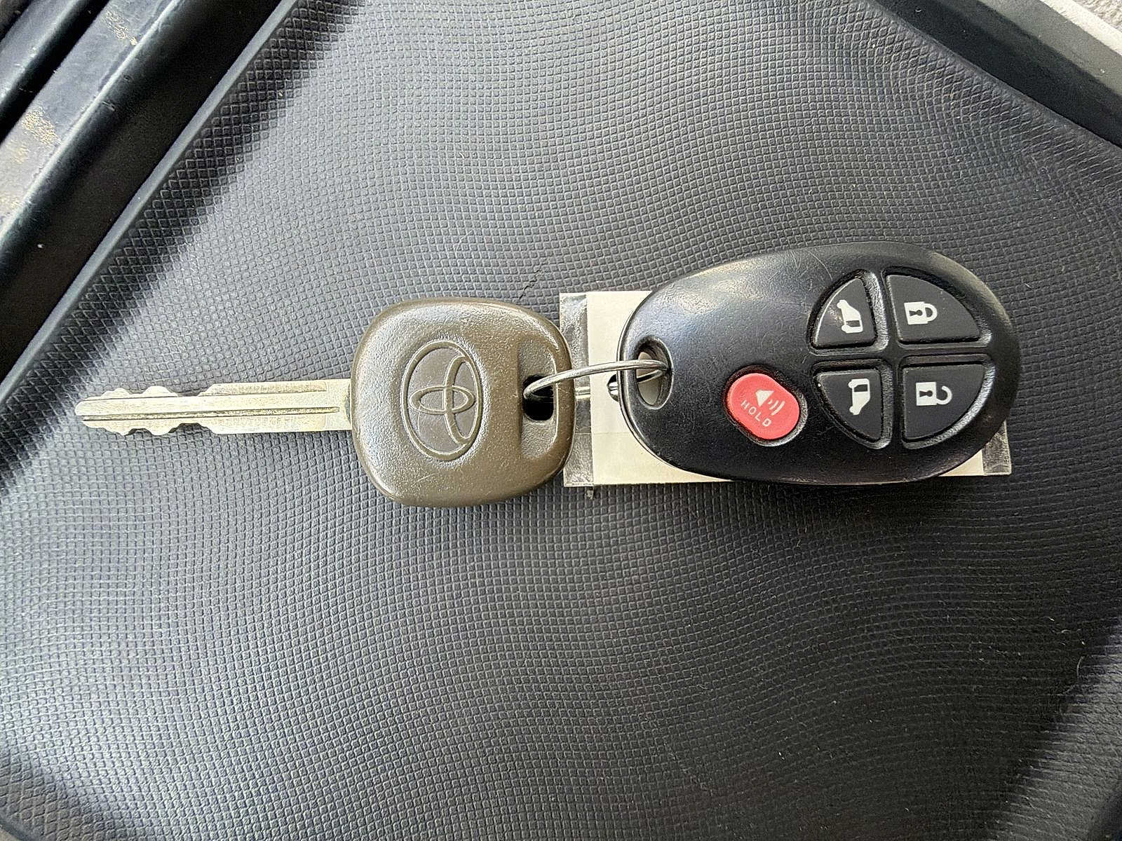 Used 2012 Toyota Sienna LE FWD image 28