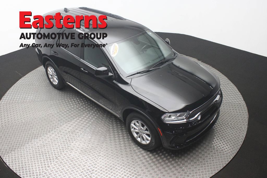 Used 2023 Dodge Durango SXT image 3