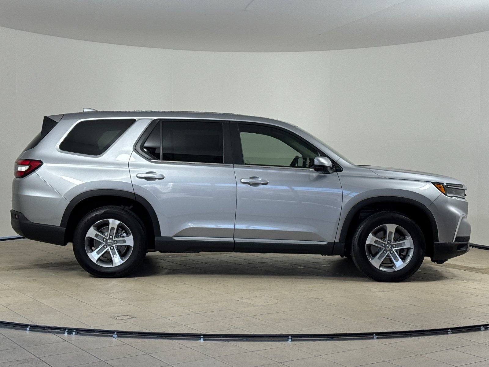 Certified 2025 Honda Pilot EX-L image 7
