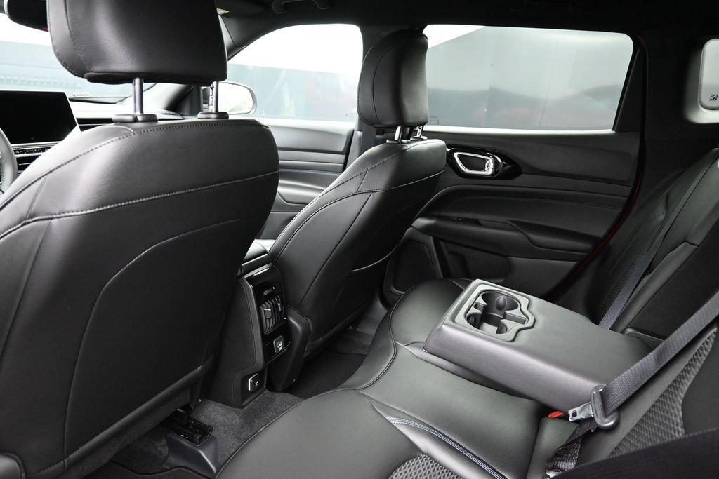 New 2026 Jeep Compass Latitude AWD/4WD image 21