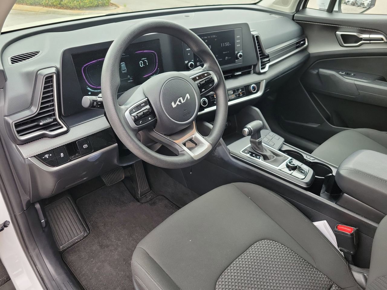 Used 2025 Kia Sportage LX image 14