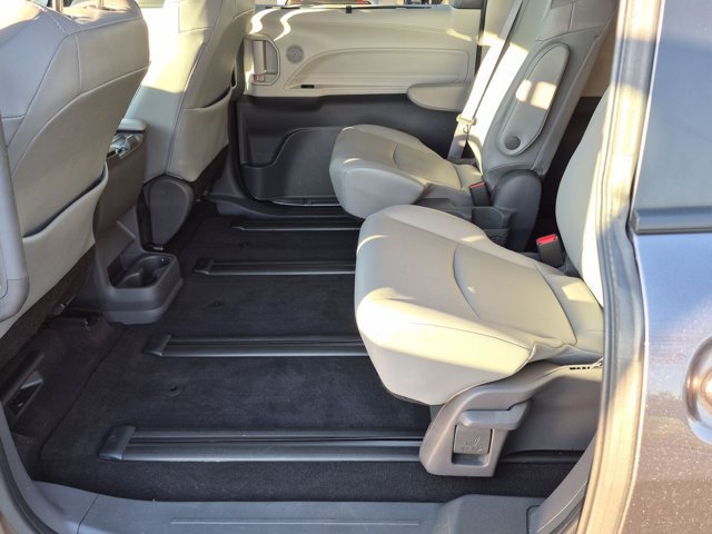 Certified 2021 Toyota Sienna XLE AWD/4WD image 16