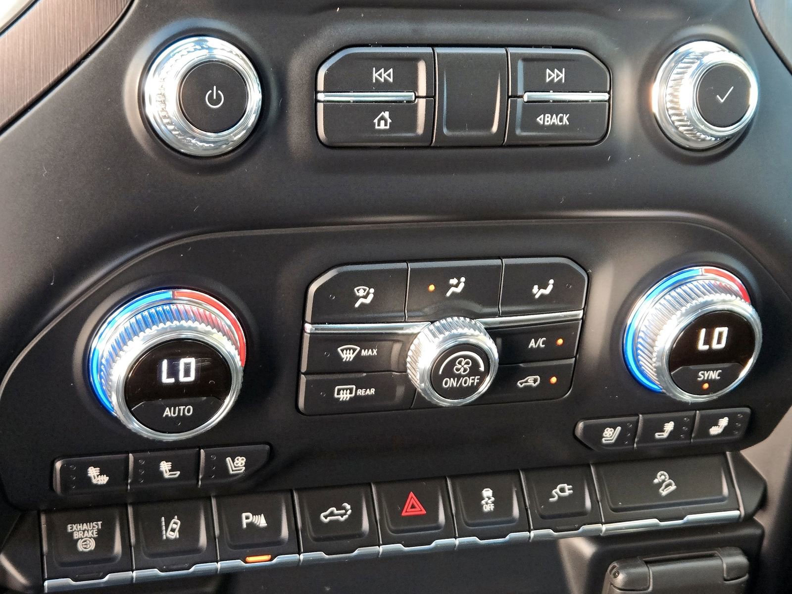 Used 2020 GMC Sierra 2500 AT4 w/ AT4 Premium Package image 18