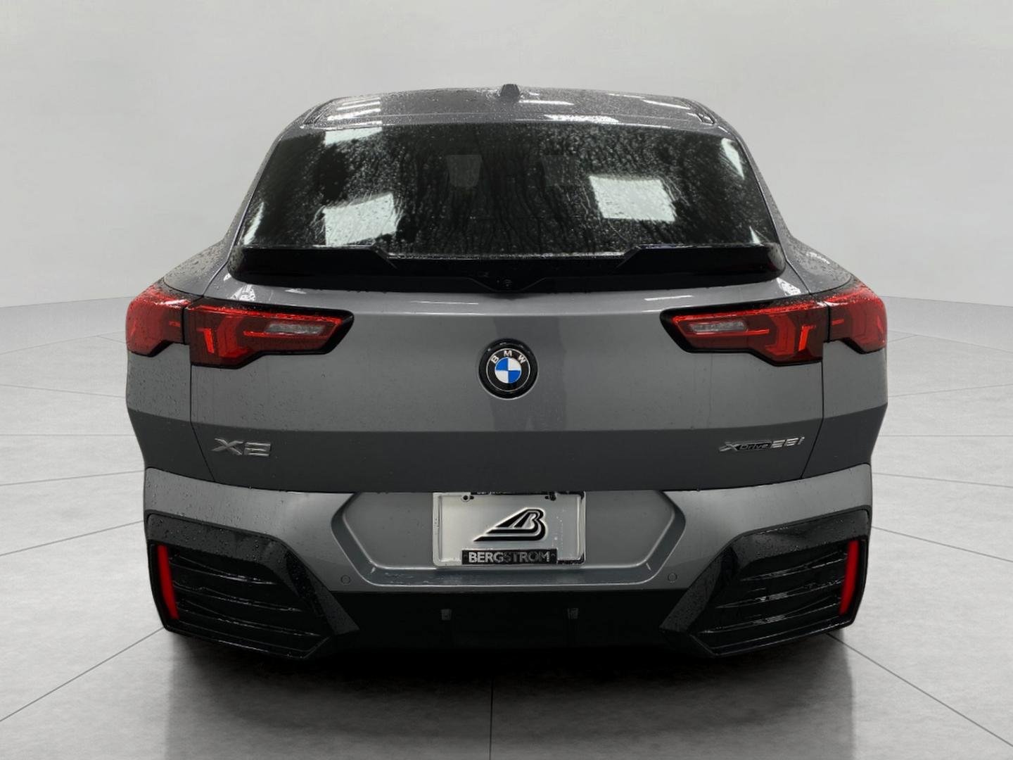 New 2026 BMW X2 xDrive28i w/ Technology Package AWD/4WD image 4