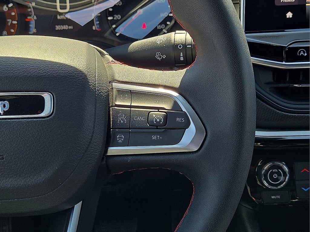 Used 2025 Jeep Compass Trailhawk AWD/4WD image 21