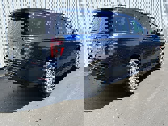 Used 2024 Chevrolet Suburban RST image 6