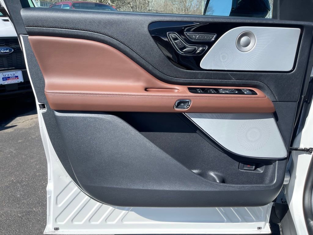 New 2026 Lincoln Aviator Reserve image 17